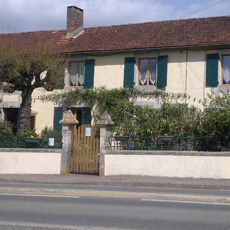 La Maison Jaune Bed and Breakfast Bouresse Exterior foto