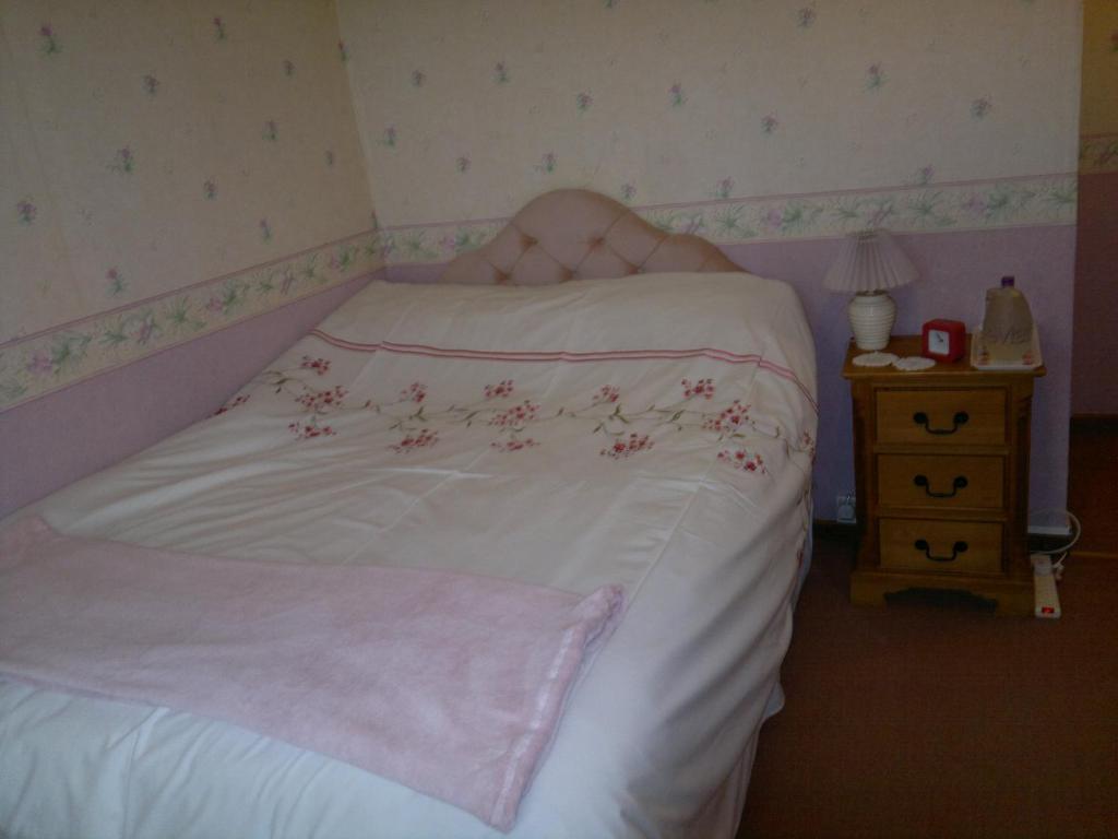 La Maison Jaune Bed and Breakfast Bouresse Habitación foto
