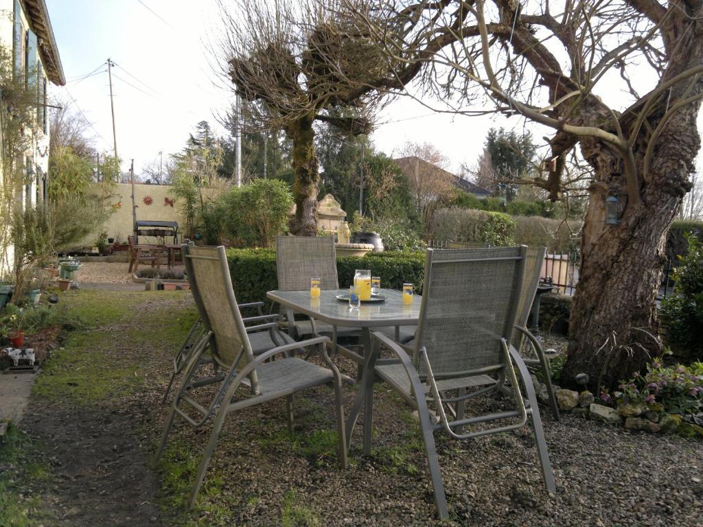 La Maison Jaune Bed and Breakfast Bouresse Exterior foto